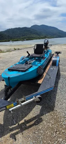 CAIAQUE (DOURADO) + MOTOR MERCUTY 5HP + CARRETA RODOVIÁRIA