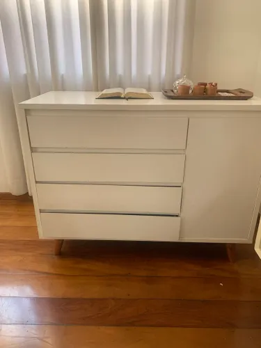 Cômoda branca
