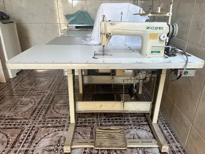 Máquina de costura Reta industrial