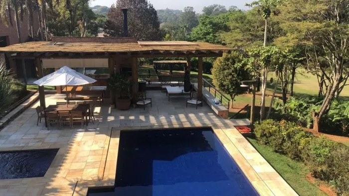 Magnífica casa térrea com vista incrível par a área de golfe em um dos condomínios mais lu