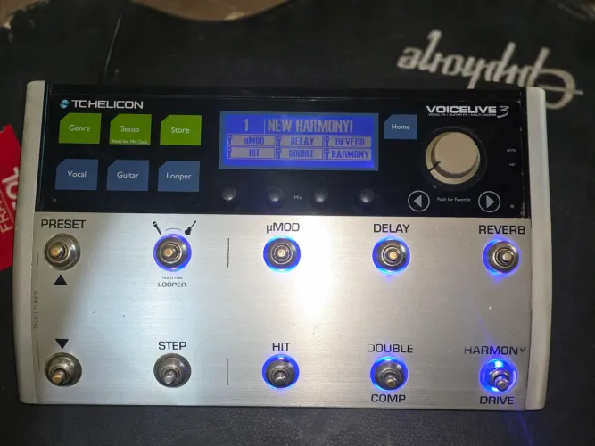 Pedaleira VoiceLive 3 TC Helicon - Efeitos de Voz, Vioão, Harmonizer e Looper + Bag!