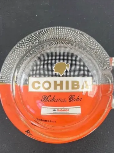 Escultura de cinzeiro de vidro