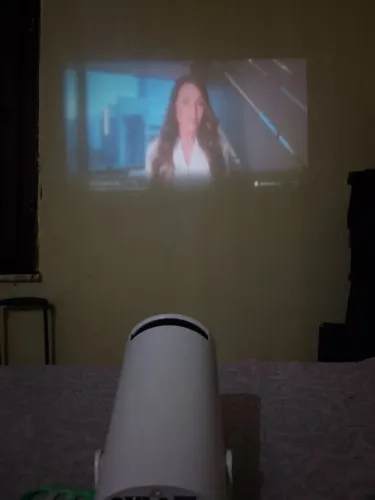 Projetor hy300 em bom estado.