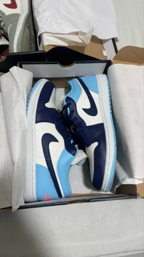NIKE AIR JORDAN 1 LOW