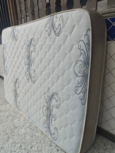 Colchão casal Ortobom muito bom entrego e aceito cartão 