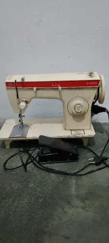 Máquina de costura Singer 
