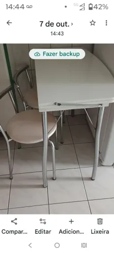 Mesa de cozinha pequena