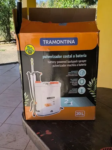 Pulverizador a bateria semi novo