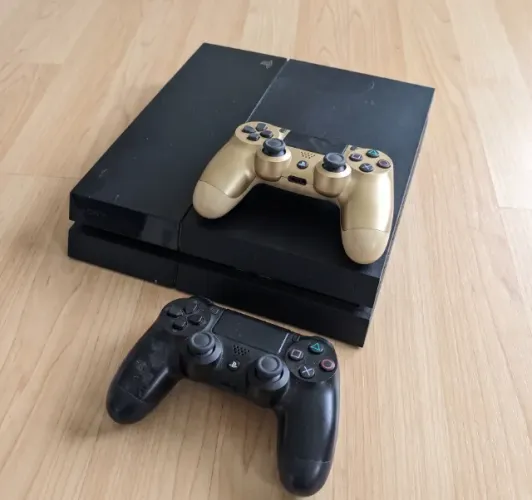 PlayStation 4 PS4 500GB + 2 Controles 