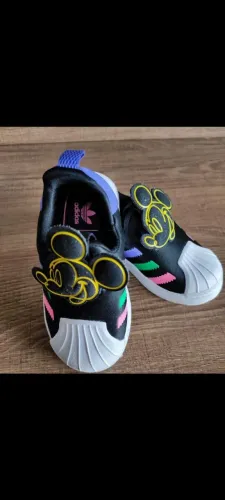 Tênis Adidas original Mickey tam 21