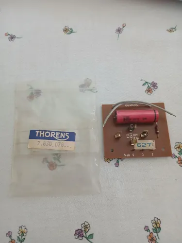 Toca Discos Thorens Placa seletor de voltagem