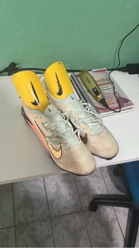 Chuteira Nike