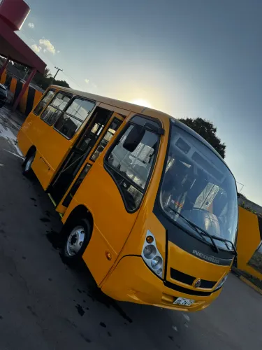 Microônibus thunder