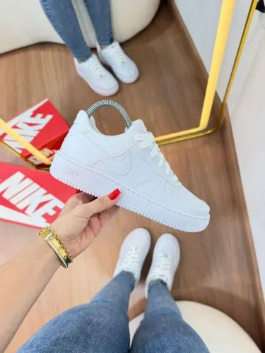 Tênis casual preto ou branco