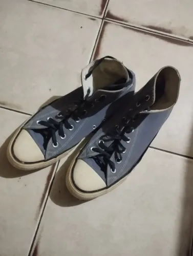 Tênis Converse All Star Chuck Taylor - Modelo coturno (Cano alto)