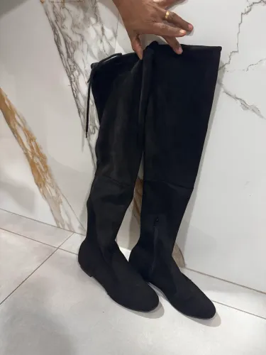 Bota preta novinha usado apenas uma vez