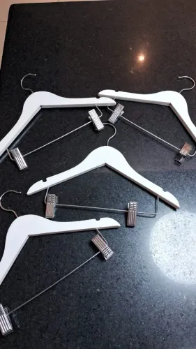  Vendo Cabides com presilhas e giratório 