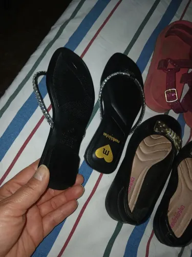 12 pares calçados, sandália tenis bolinha tudo de marca
