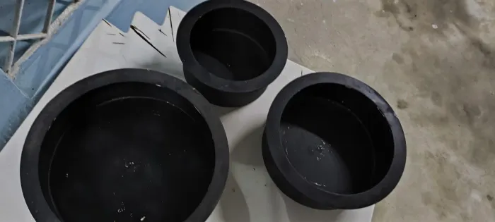 Nichos redondos de MDF pintados de preto - kit com 3 peças