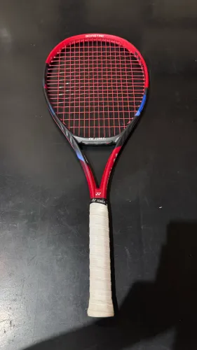 RAQUETE DE TÊNIS YONEX VCORE 98 305G L4 ORIGINAL
