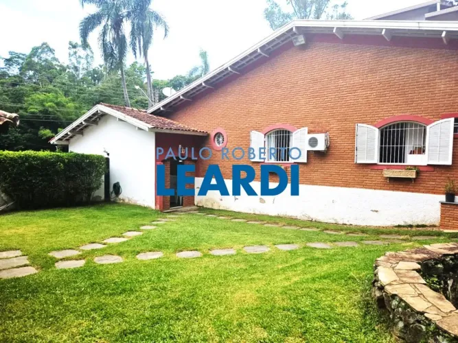 CASA ASSOBRADADA - OLHO D'ÁGUA - SP