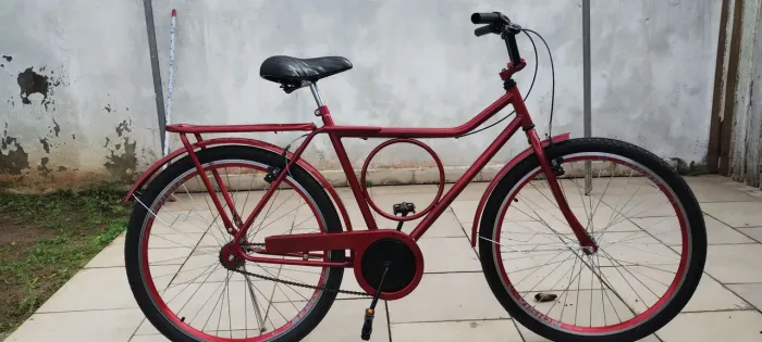Vendo uma bicicleta barra forte nova com nota fiscal r$ 600 retirar em Caraguatatuba
