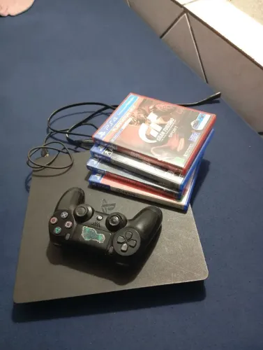 Ps4 slim 