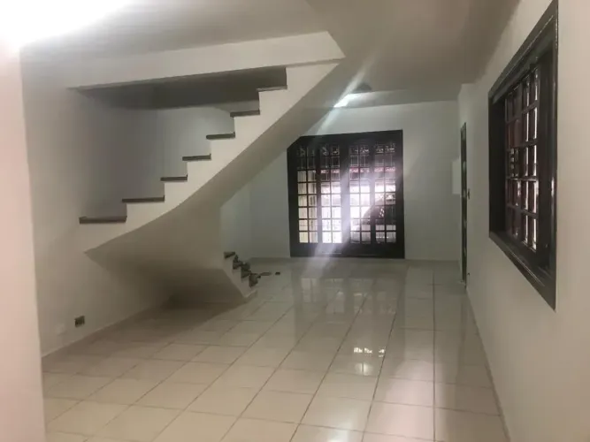 Sobrado para venda possui 156 metros quadrados com 3 quartos em Jardim Petrópolis - São Pa