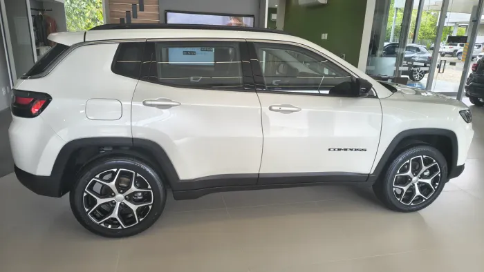 Jeep Compass Long. T270 1.3 TB 4X2 Flex AUT 2026