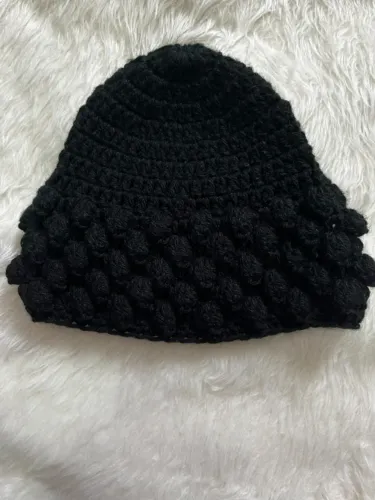 Gorro Adulto Preto com Bolinhas em Crochê Lã Touca