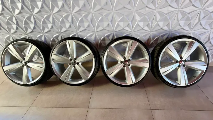 Rodas fusca 