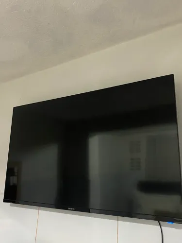 Tv aiwa 43 P para concerto, ainda tem a caixa 