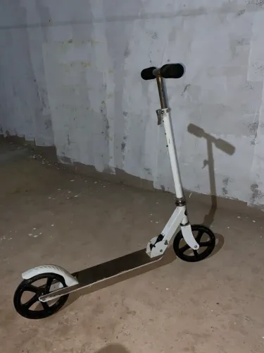 A venda um patinete