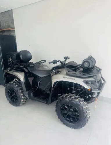 Quadriciclo can am Max xt 700