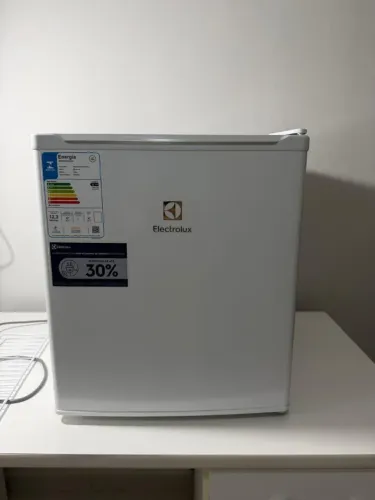 Frigobar Eletrolux 47L - Branco (Modelo EM50) 127V