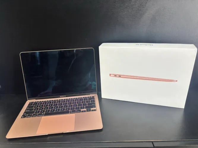 Macbook air with apple m1 chip 13 8g 256g