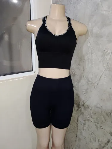 Roupas academia