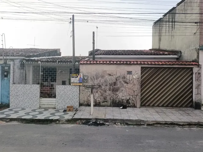Oportunidade duas casas pelo preço de uma