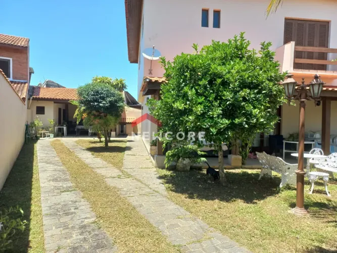 Sobrado em Avenida Josef Paller - Cibratel I - Itanhaém/SP