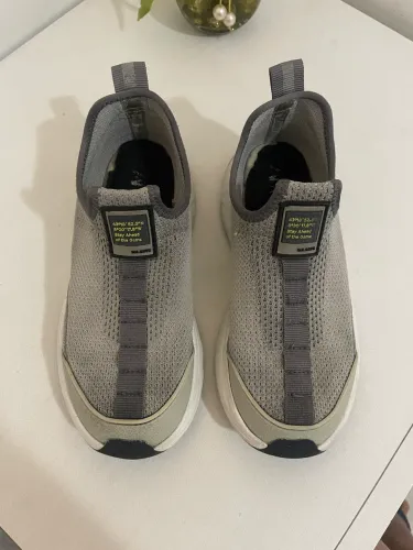 Tênis Zara sneakers cinza, unissex, TAM 32