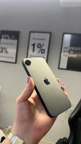 iPhone 16e 128GB 100%