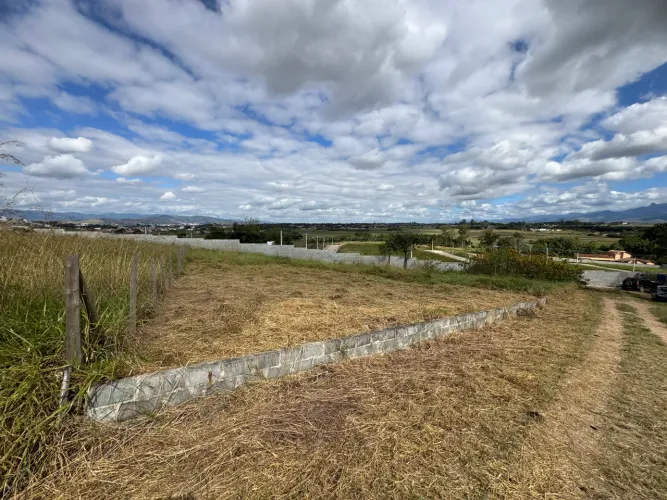 Vendo terreno na colônia do piagui ou troco por casa em Guaratinguetá 