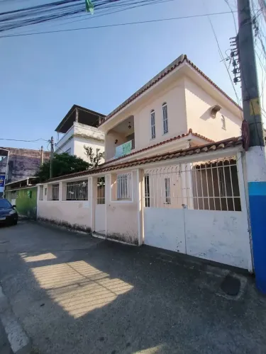 Casa com 4 quartos e 3 vagas de garagem - LOCAÇÃO