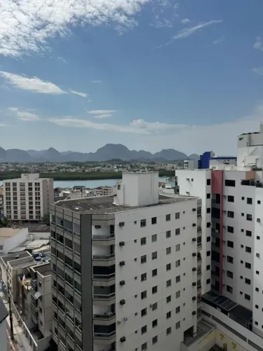 Vende-se ou aluga-se lindo apto de alto padrão no Centro de Guarapari-ES
