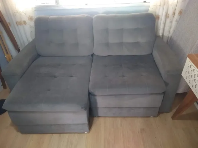 Vendo sofá 2 lugares sem rasgo muito conservado