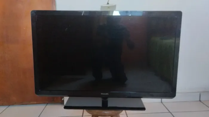 TELEVISÃO PHILIPS MODELO 32PFL4000D/78 ( FAVOR LER O ANÚNCIO )
