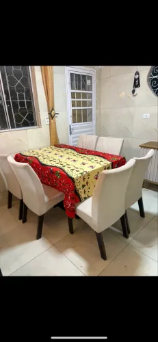 Sala de jantar com 6 cadeiras