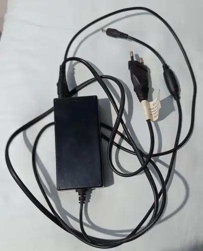 VENDO - FONTE Notebook SAMSUNG - MODELO "AD-3014N" - 14.0V / 2.14A / 30W - R$ 30,00