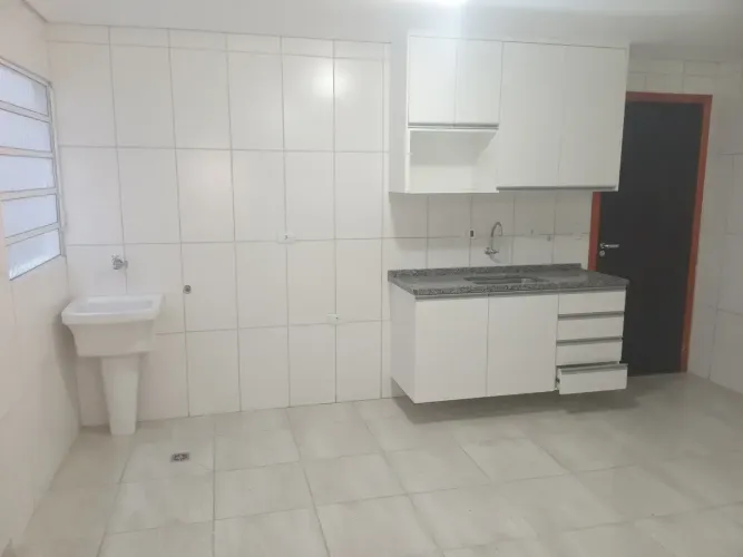 Apartamento para aluguel possui 45 metros quadrados com 2 quartos