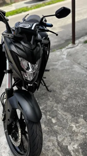 Honda CB 300F Twister 300 2024/25 - Pneus novos - Baixa km - Impecável